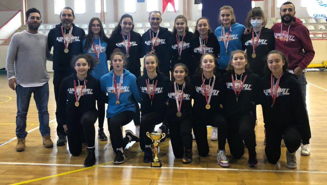 Kumport Ortaokulu Yıldız Kız Basketbol Takımımız İstanbul Şampiyonu