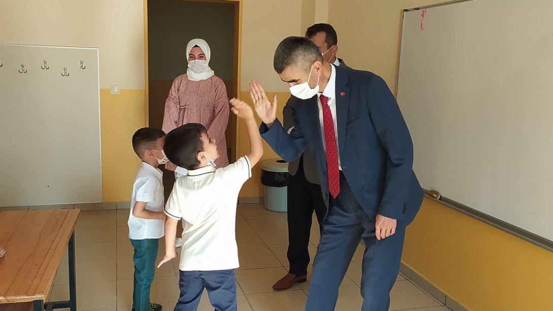 İlçe Milli Eğitim Müdürümüzün Şehitler İlkokulu Ziyareti