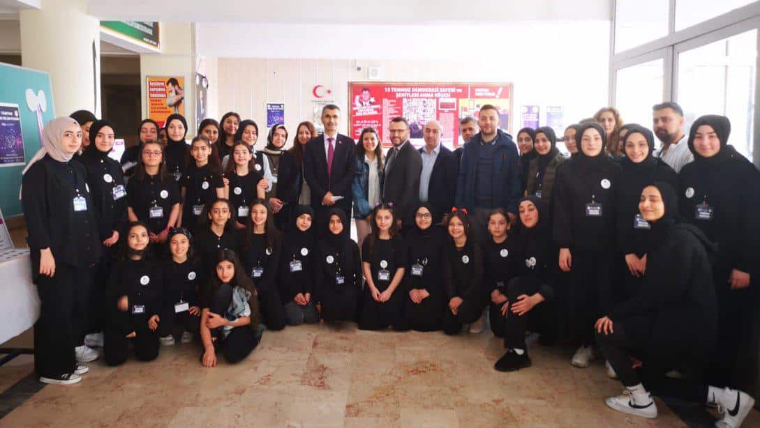 İlçemiz Ahmet Şişman Kız Anadolu İmam Hatip Lisesi'nin Organize Ettiği TÜBİTAK 4006 Bilim Fuarı Açılışı Gerçekleştirildi