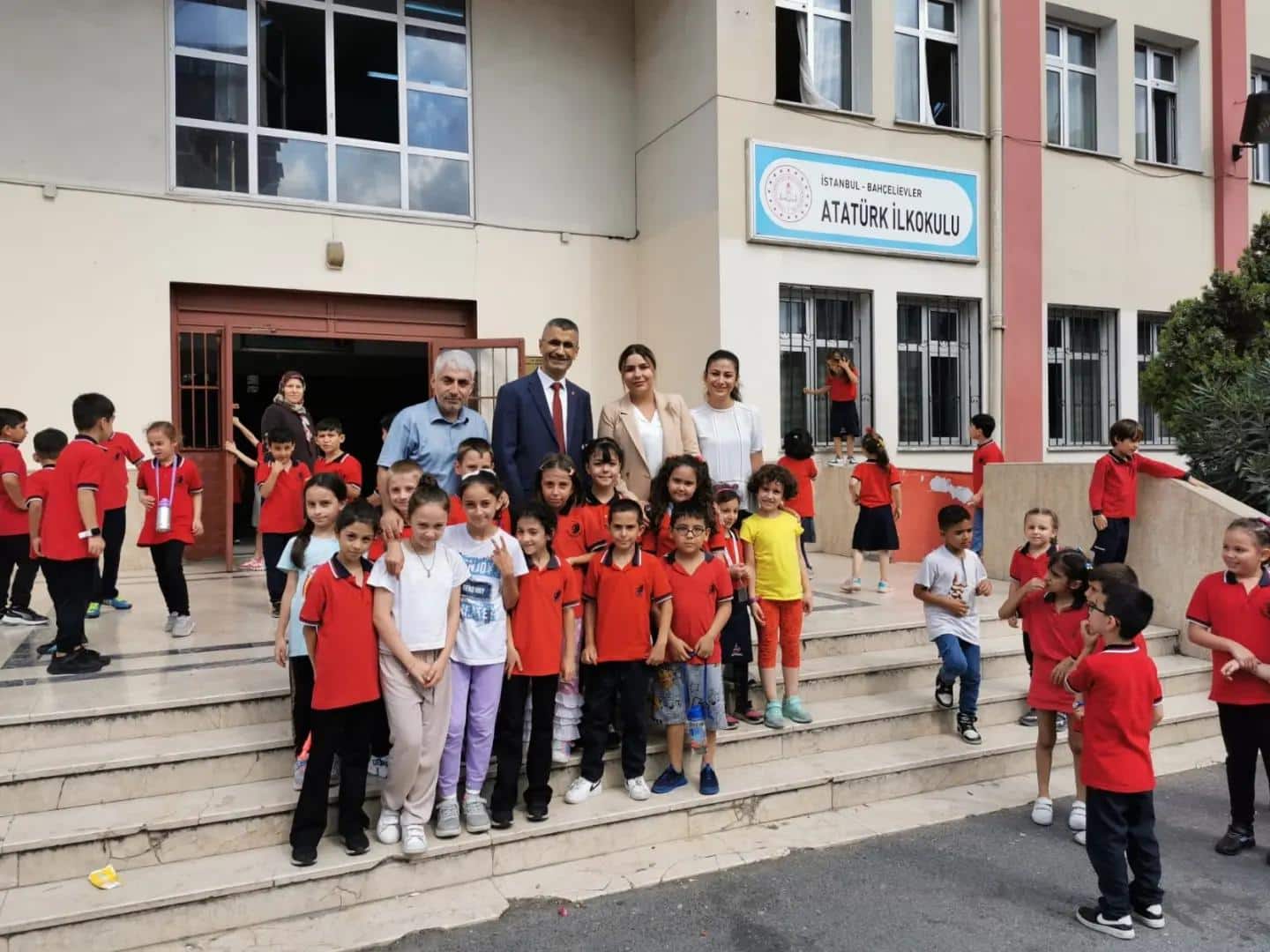 İlçe Millî Eğitim Müdürümüz Sn.Emin Çıkrıkçı'nın Atatürk İlkokulumuzu Ziyareti