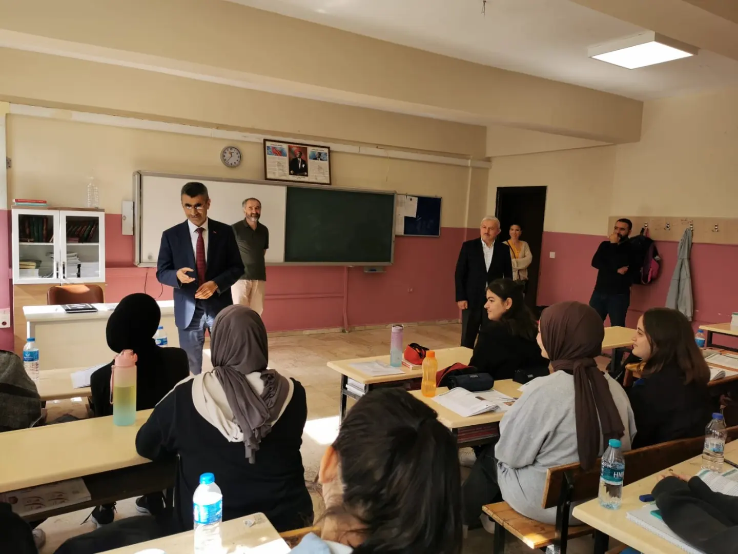 İlçe Millî Eğitim Müdürümüz Sn.Emin Çıkrıkçı'nın Kemal Hasoğlu Anadolu İmam Hatip Lisemizi Ziyareti 