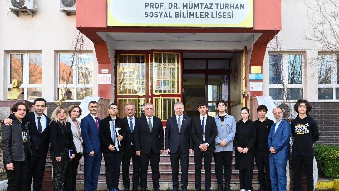 İstanbul Valimiz Sayın Davut GÜL, Prof. Dr. Mümtaz Turhan Sosyal Bilimler Lisemizi Ziyaret Ederek İncelemelerde Bulundu.