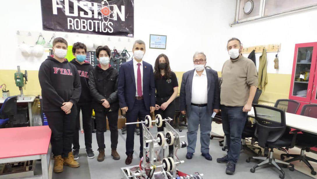İlçe Milli Eğitim Müdürümüzün Füsun Yönder Anadolu Lisesi ''Fusion Robotics'' Takımını Ziyareti 