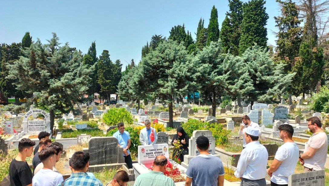 15 Temmuz Demokrasi ve Millî Birlik Günü'nde 15 Temmuz Şehitlerimiz Şehit Mahir Ayabak ve Şehit Mehmet Karaaslan'ın Kabirleri Ziyaret Edildi.