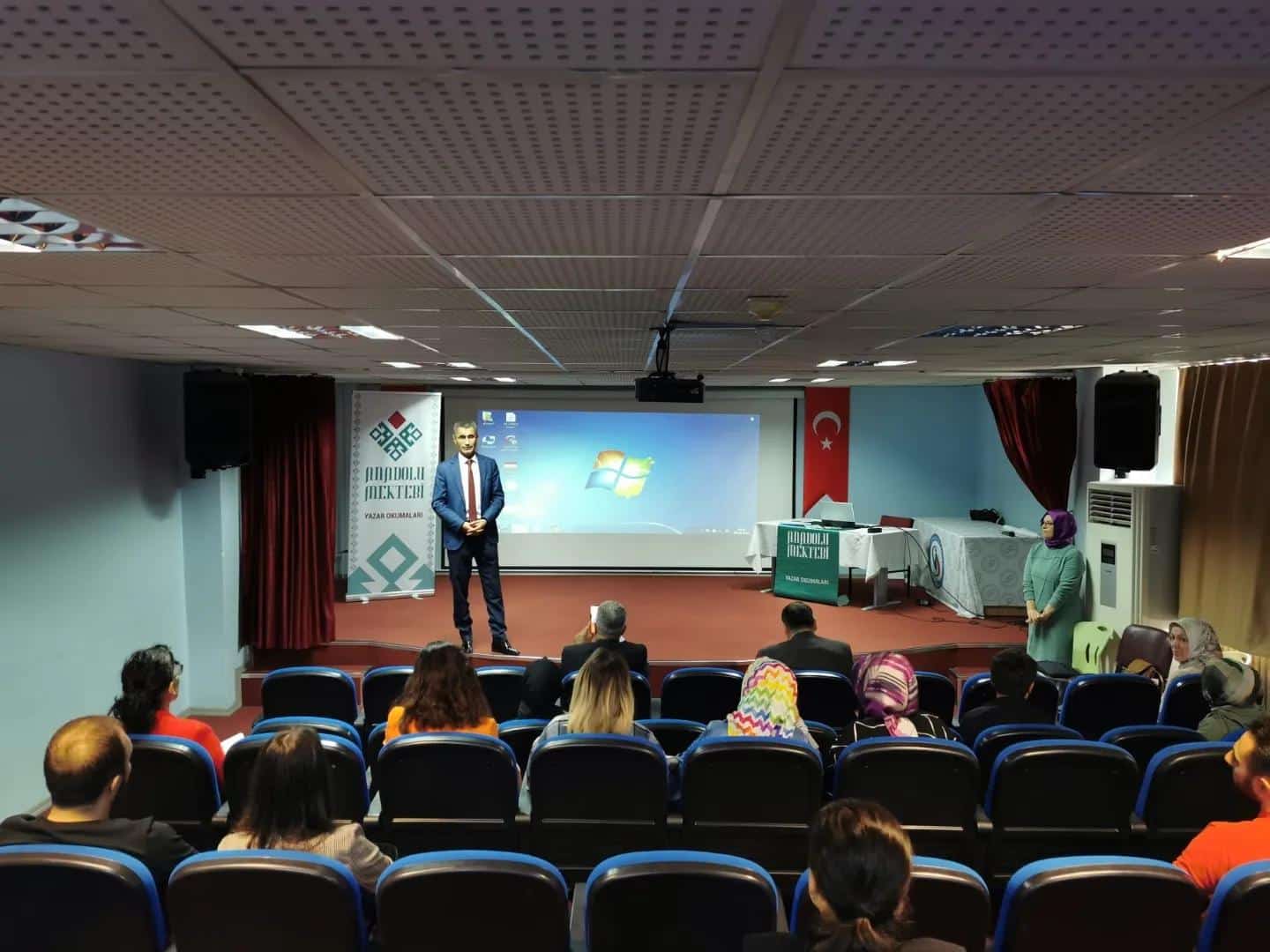 İlçe Millî Eğitim Müdürümüz Sn.Emin Çıkrıkçı Başkanlığında Anadolu Mektebi Yazar Okumaları Projesi Toplantısı Gerçekleştirildi 