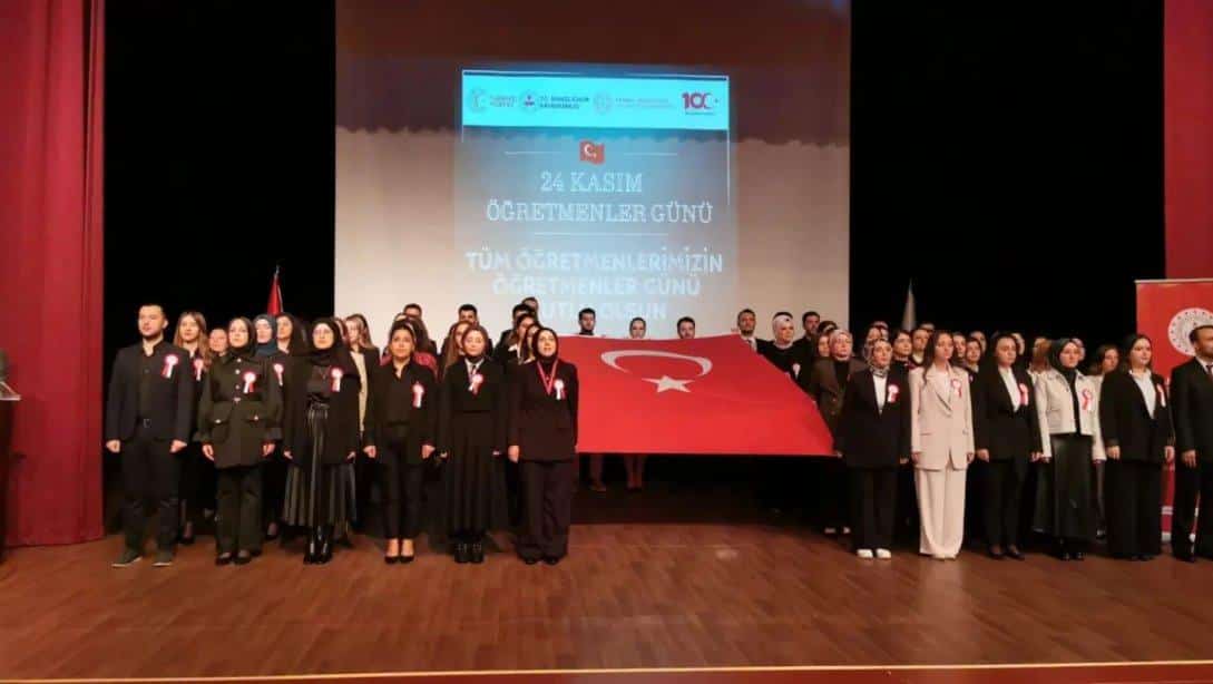 24 Kasım Öğretmenler Günü İlçe Kutlama Programı, Prof.Dr.Mümtaz Turhan Sosyal Bilimler Lisesi'nde Gerçekleştirildi 
