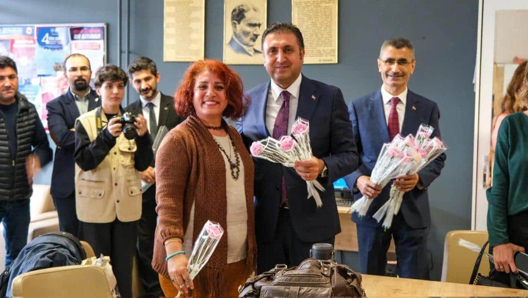 İl Millî Eğitim Müdürümüz Doç.Dr.Sn.Murat Mücahit Yentür Adnan Menderes Anadolu Lisesimizi Ziyaret Etti